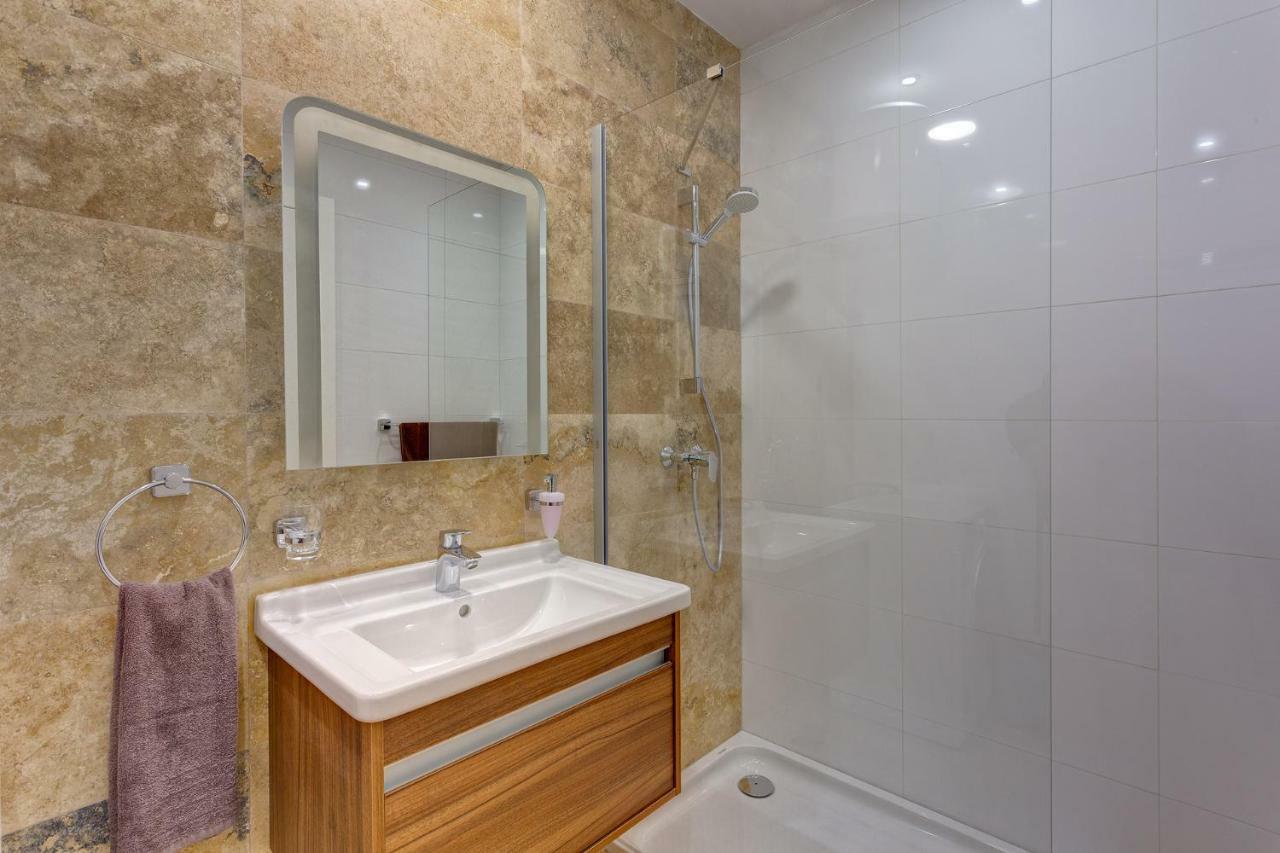 Modern 2 Bedroom Apartment In St Julians Saint Julian's Ngoại thất bức ảnh